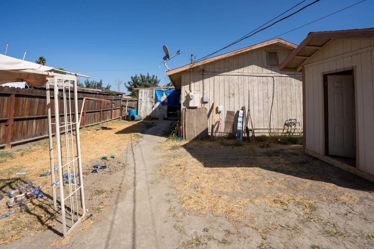 Detail Gallery Image 27 of 27 For 1790 Corregidor Ave, Firebaugh,  CA 93622 - 3 Beds | 1 Baths