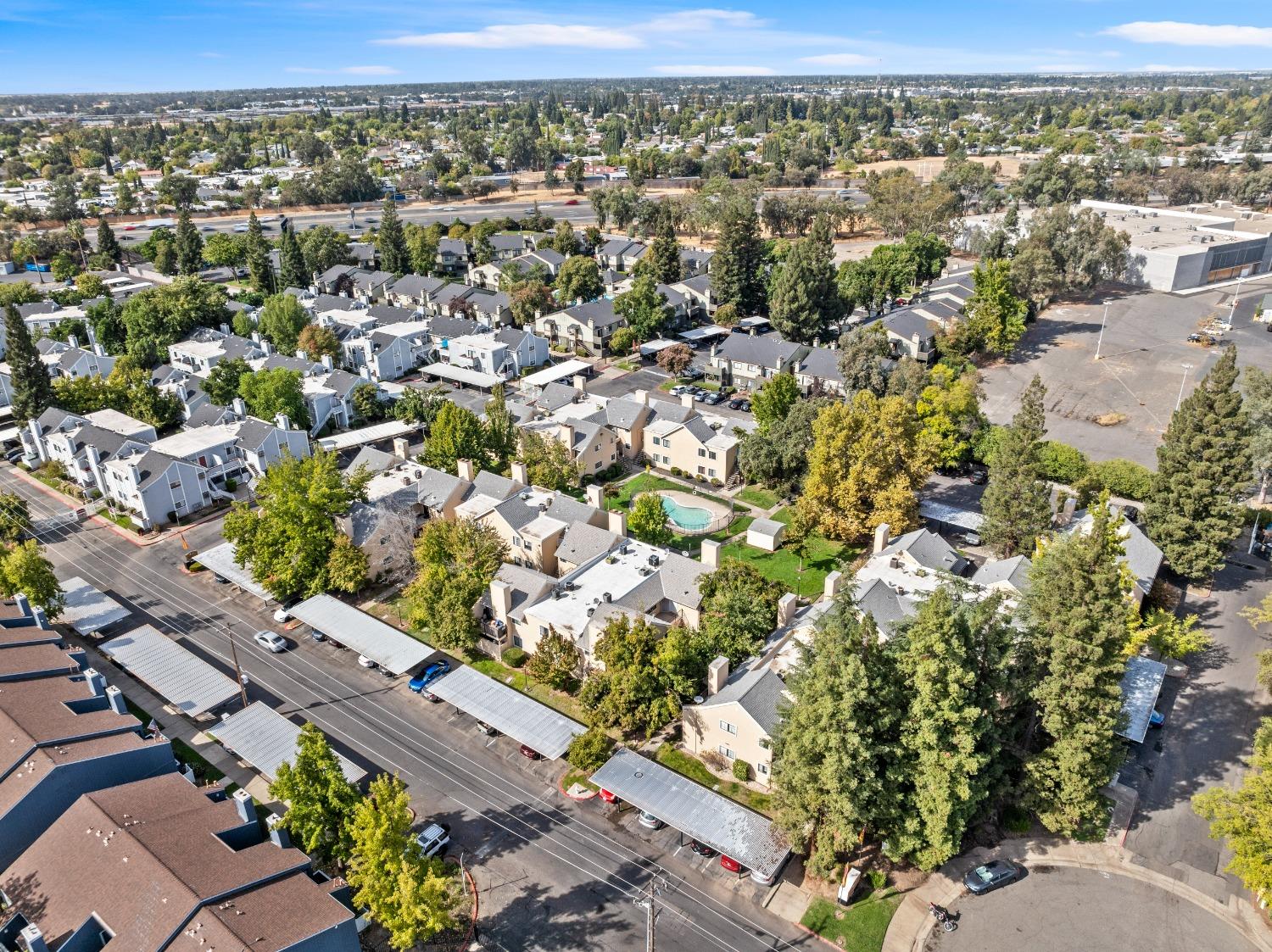 Detail Gallery Image 31 of 51 For 7441 Auburn Oaks Ct #G,  Citrus Heights,  CA 95621 - 2 Beds | 2 Baths