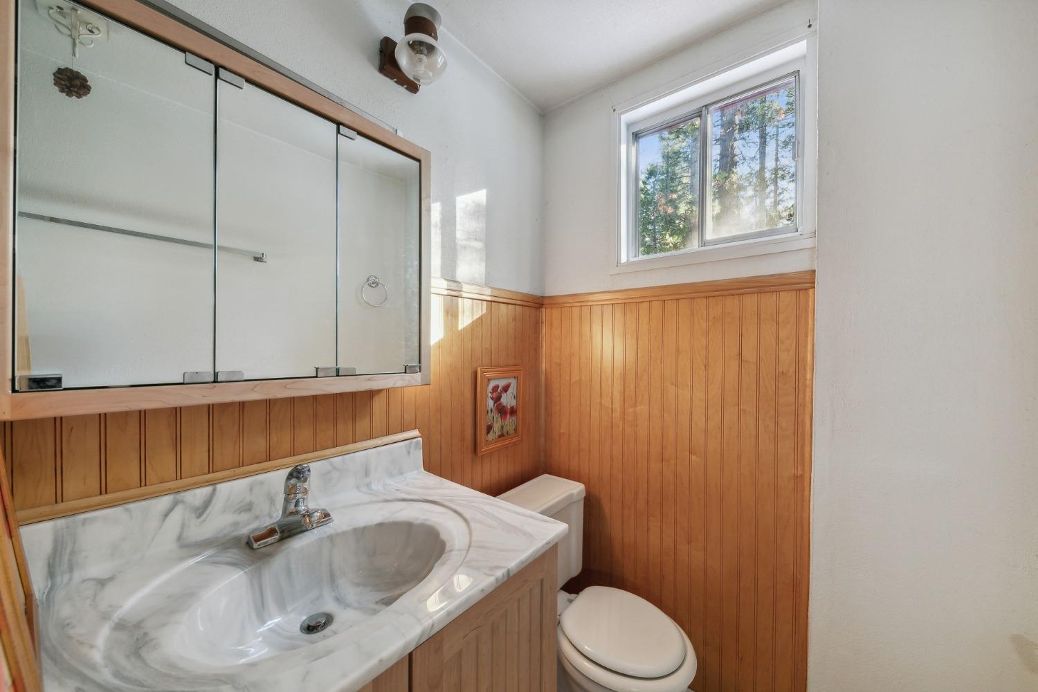 Detail Gallery Image 12 of 17 For 6 Gerle Crk, Pollock Pines,  CA 95726 - 3 Beds | 1 Baths