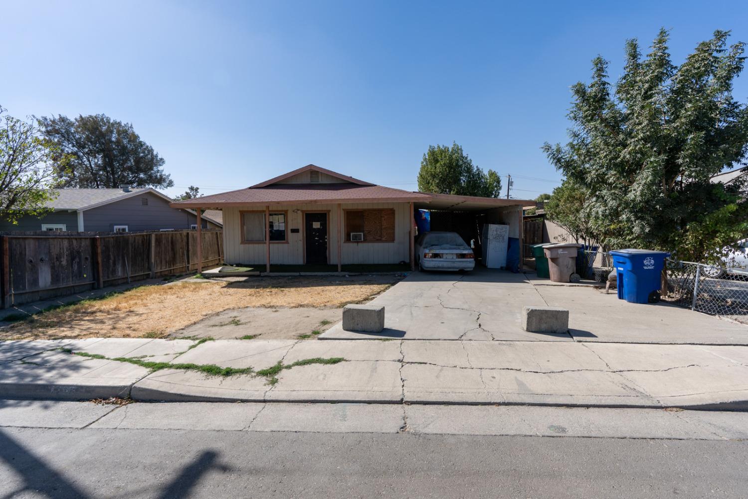 Detail Gallery Image 1 of 27 For 1790 Corregidor Ave, Firebaugh,  CA 93622 - 3 Beds | 1 Baths