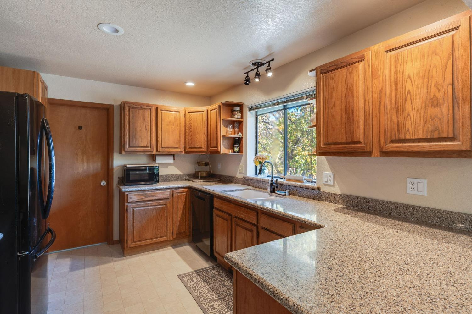 Detail Gallery Image 15 of 53 For 3111 Pleasant Oak Rd, Placerville,  CA 95667 - 2 Beds | 2 Baths