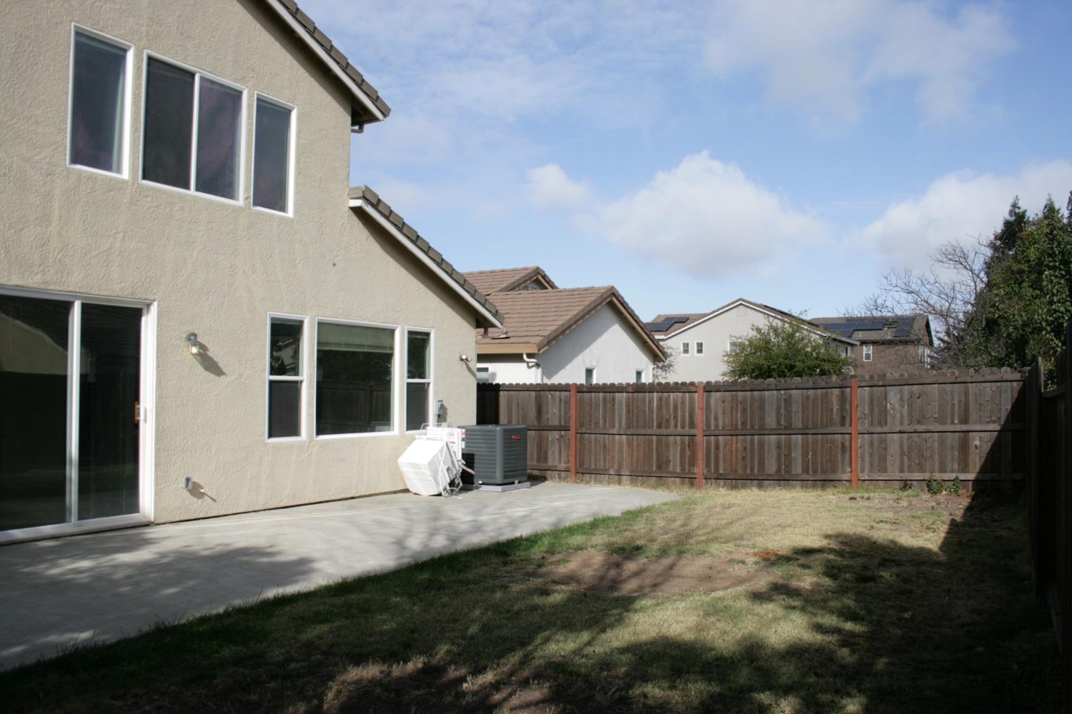 Detail Gallery Image 13 of 14 For 3135 Pender Isl St, West Sacramento,  CA 95691 - 5 Beds | 3 Baths