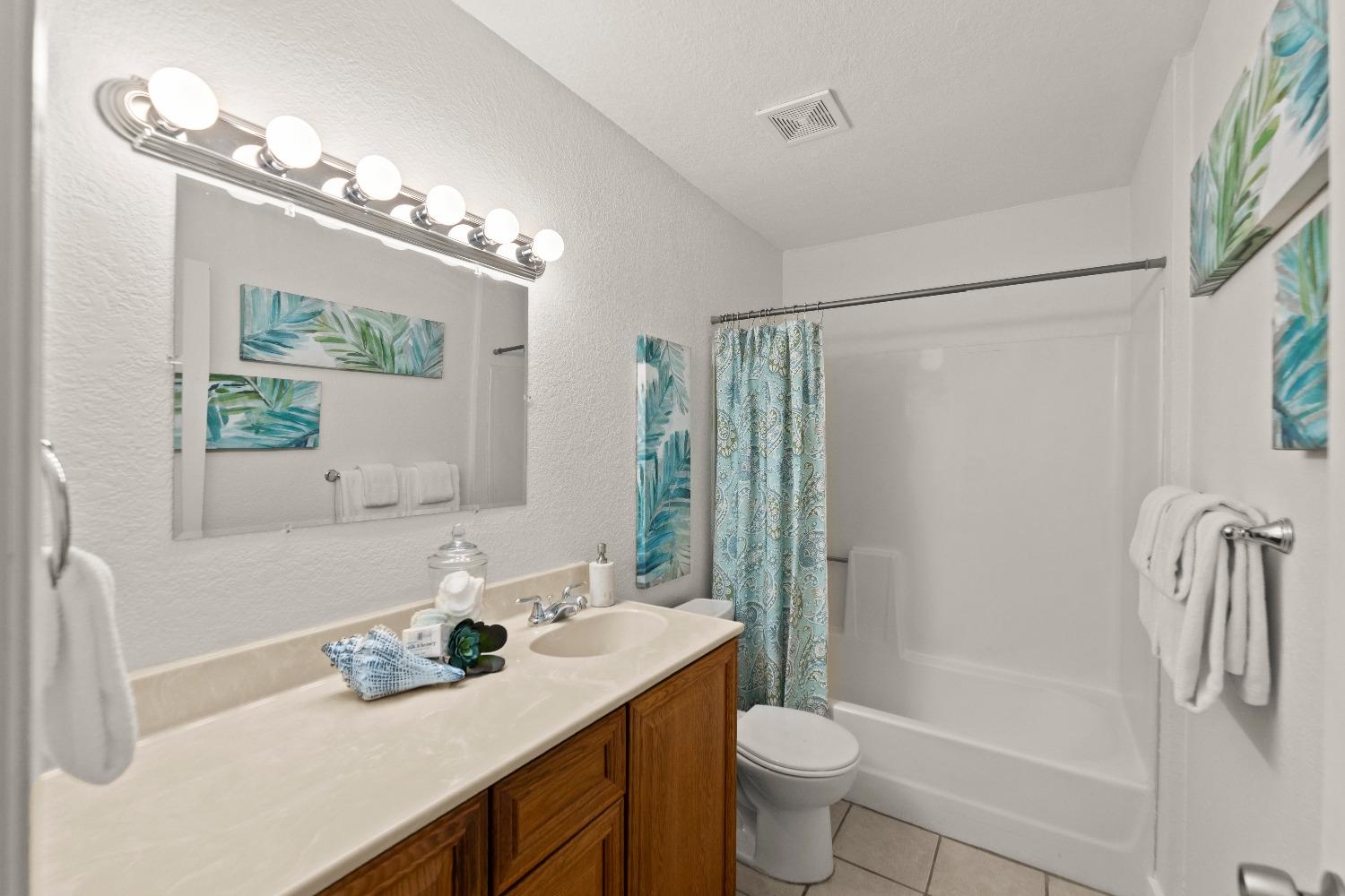 Detail Gallery Image 17 of 51 For 7441 Auburn Oaks Ct #G,  Citrus Heights,  CA 95621 - 2 Beds | 2 Baths