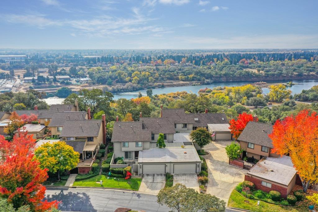 Detail Gallery Image 2 of 37 For 8784 Bluff Ln, Fair Oaks,  CA 95628 - 3 Beds | 2/1 Baths