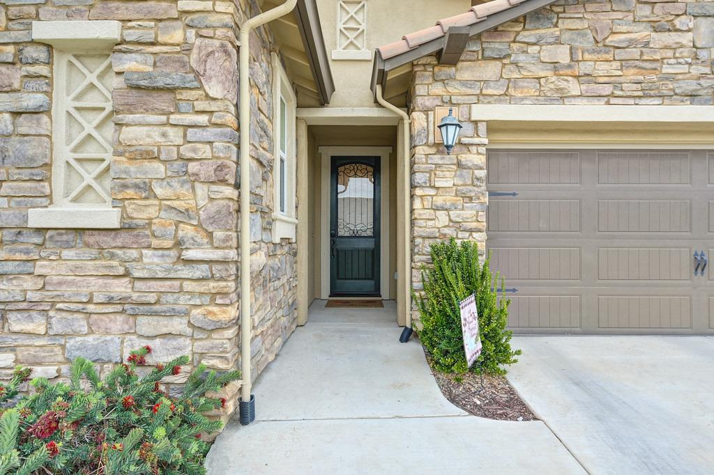 Detail Gallery Image 4 of 36 For 217 Seneca Way, Lodi,  CA 95240 - 3 Beds | 2 Baths