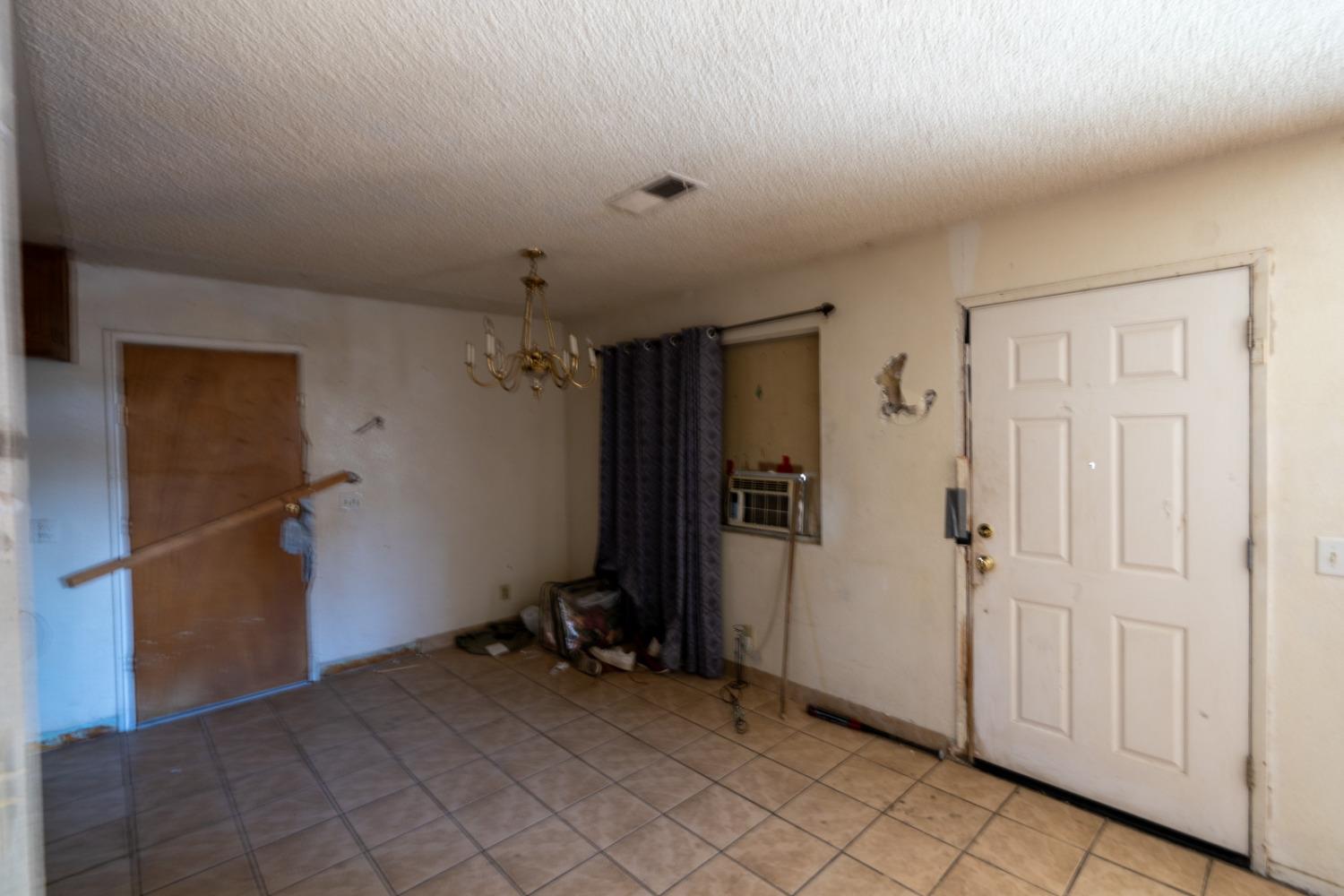 Detail Gallery Image 9 of 27 For 1790 Corregidor Ave, Firebaugh,  CA 93622 - 3 Beds | 1 Baths