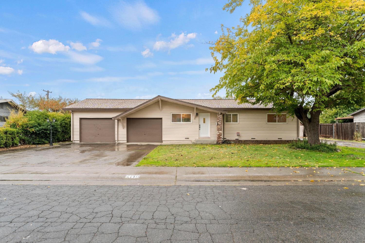 Detail Gallery Image 1 of 13 For 3740 Lynhurst Way, North Highlands,  CA 95660 - 3 Beds | 2 Baths