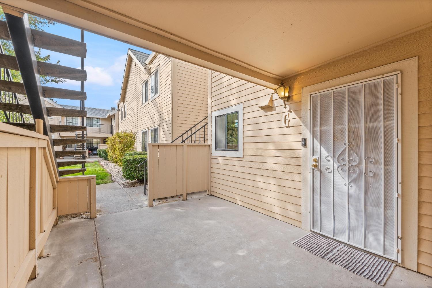 Detail Gallery Image 37 of 51 For 7441 Auburn Oaks Ct #G,  Citrus Heights,  CA 95621 - 2 Beds | 2 Baths