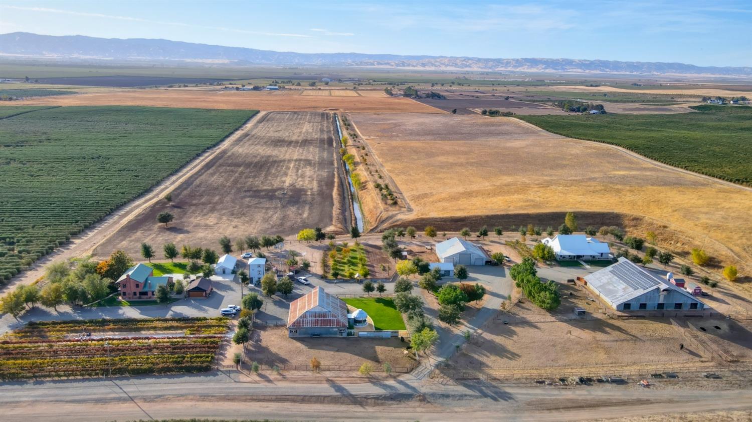 Detail Gallery Image 2 of 72 For 32640 County Road 19, Woodland,  CA 95695 - 7 Beds | 4/1 Baths