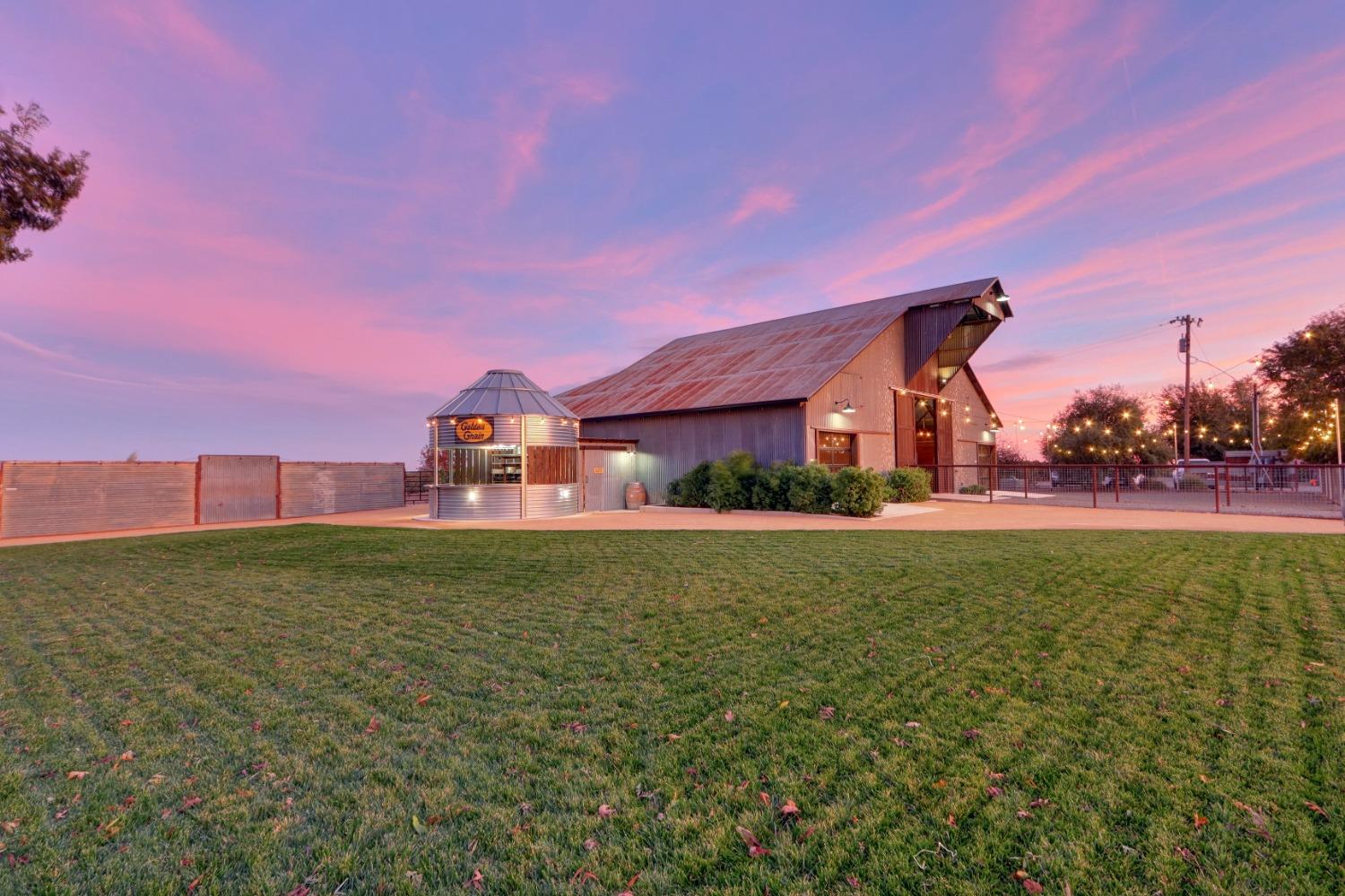 Detail Gallery Image 42 of 72 For 32640 County Road 19, Woodland,  CA 95695 - 7 Beds | 4/1 Baths