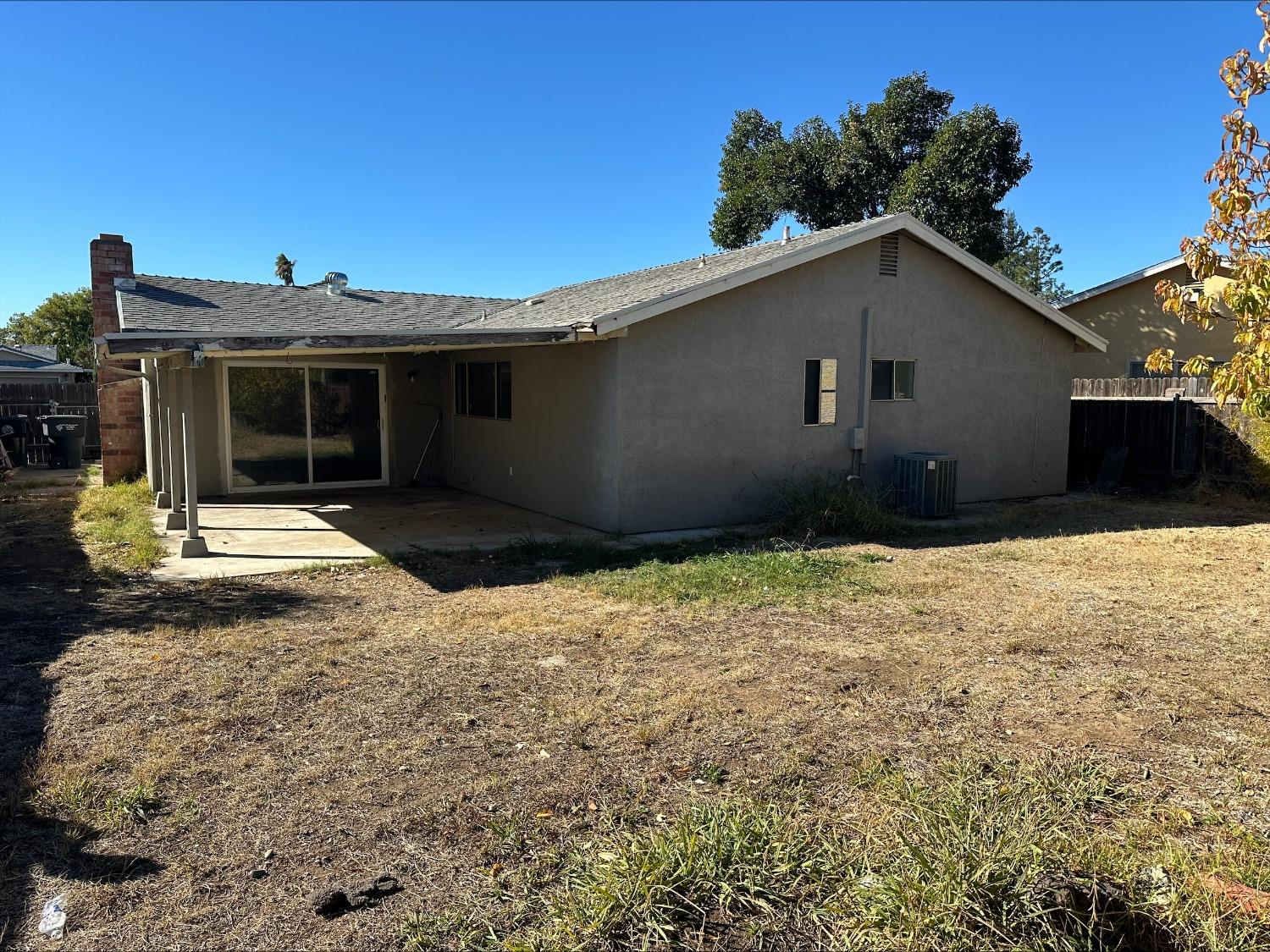 Detail Gallery Image 2 of 7 For 5677 Gearny Dr, Sacramento,  CA 95823 - 3 Beds | 2 Baths