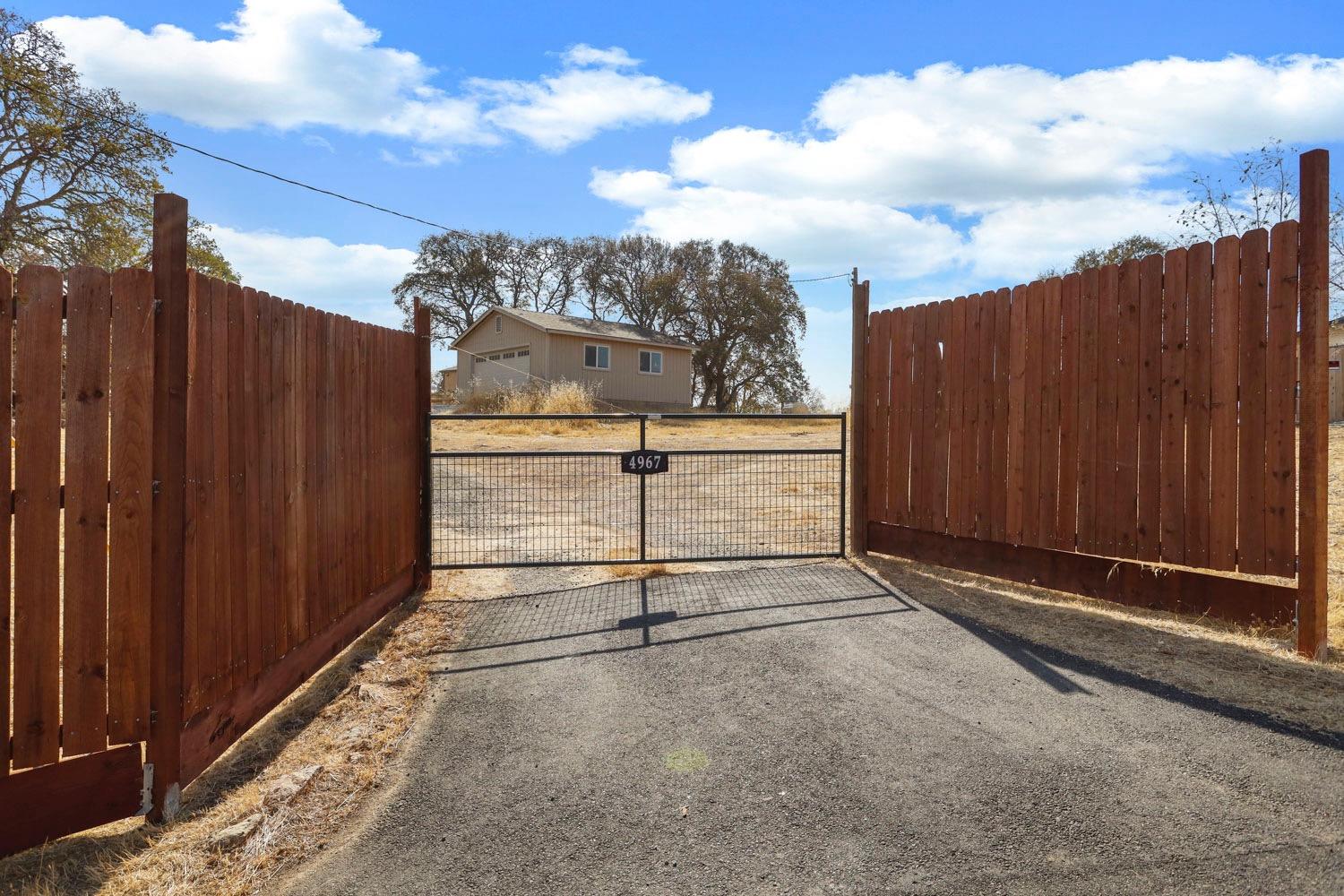 Detail Gallery Image 5 of 45 For 4967 Kiva Dr, Copperopolis,  CA 95228 - 2 Beds | 2 Baths