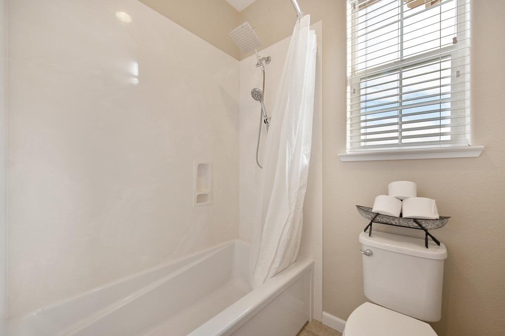 Detail Gallery Image 28 of 33 For 9709 Tribeca Dr, Sacramento,  CA 95829 - 3 Beds | 2/1 Baths