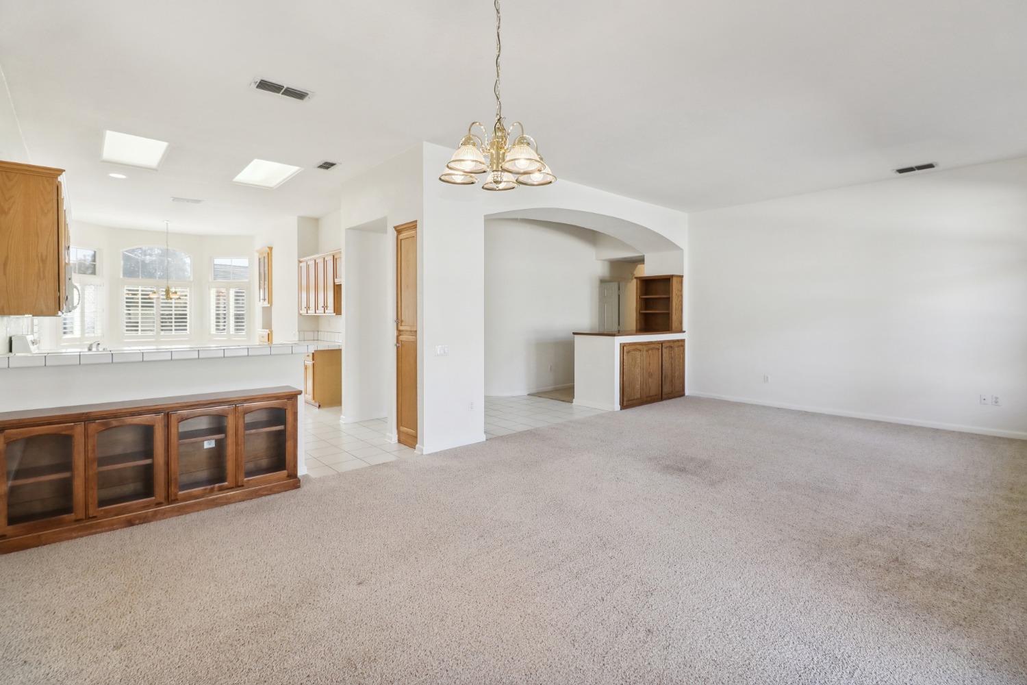 Detail Gallery Image 15 of 34 For 8033 Steamboat Ln, Roseville,  CA 95747 - 3 Beds | 2 Baths