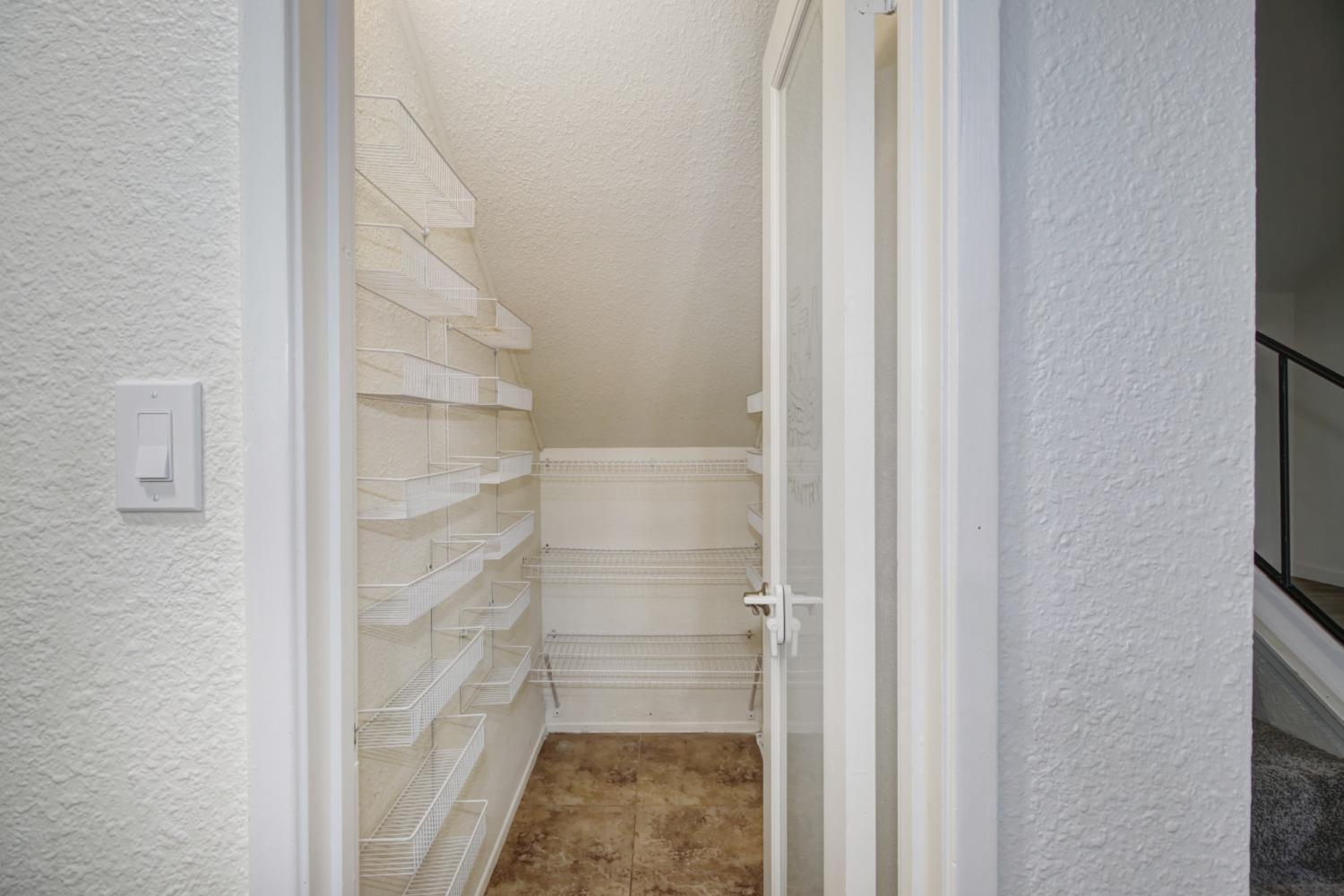 Detail Gallery Image 15 of 53 For 2342 S Whitney Blvd, Rocklin,  CA 95677 - 4 Beds | 2/1 Baths