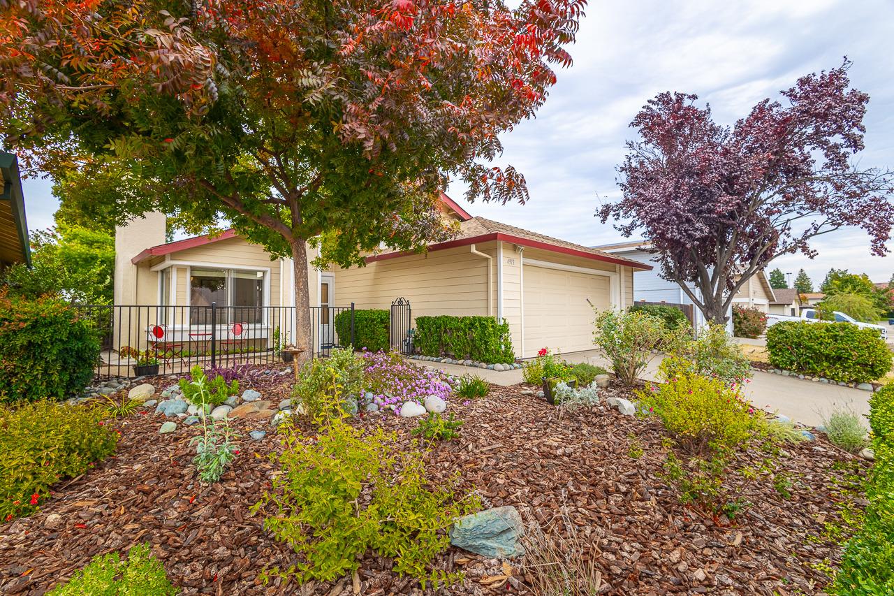 Detail Gallery Image 2 of 26 For 4973 Perceptive Way, Sacramento,  CA 95842 - 3 Beds | 2 Baths