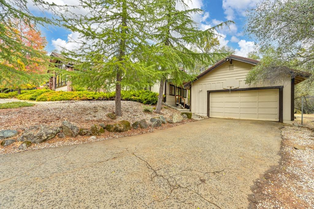 Detail Gallery Image 11 of 75 For 17867 Brewer Rd, Grass Valley,  CA 95949 - 3 Beds | 2/1 Baths