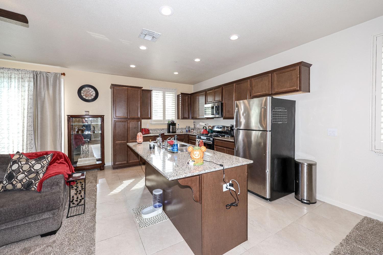 Detail Gallery Image 10 of 39 For 4416 Lindsey Ln, Merced,  CA 95348 - 3 Beds | 2 Baths