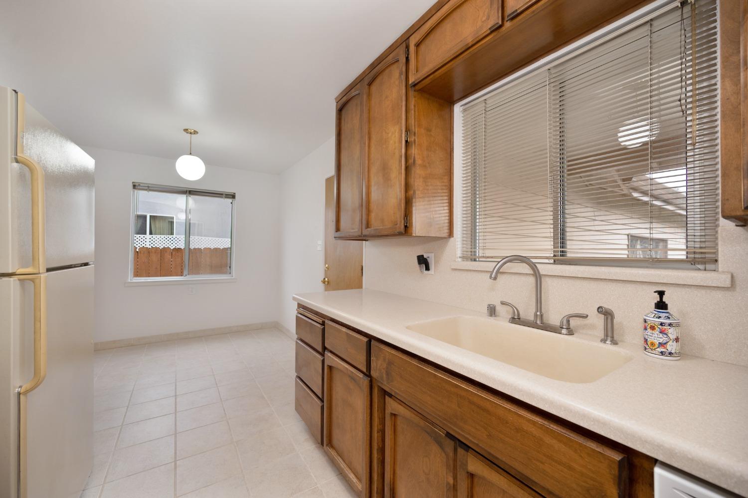 Detail Gallery Image 16 of 34 For 627 Norgard Ct, Sacramento,  CA 95833 - 4 Beds | 2 Baths