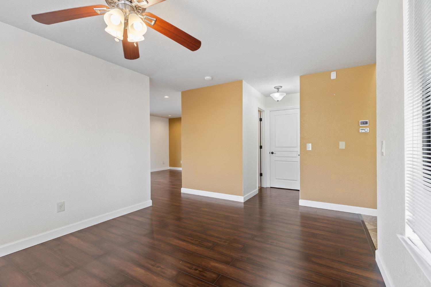 Detail Gallery Image 12 of 31 For 3353 Brownlea Cir, Antelope,  CA 95843 - 3 Beds | 2/1 Baths