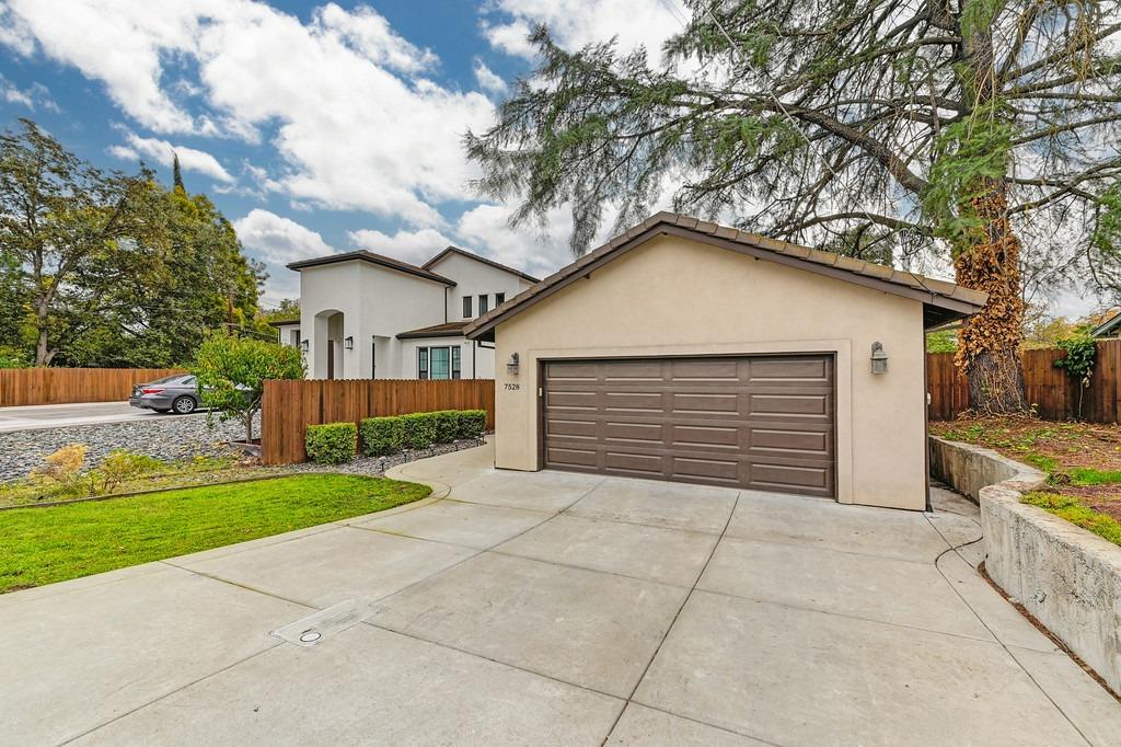 Sycamore Drive, Citrus Heights, California image 4