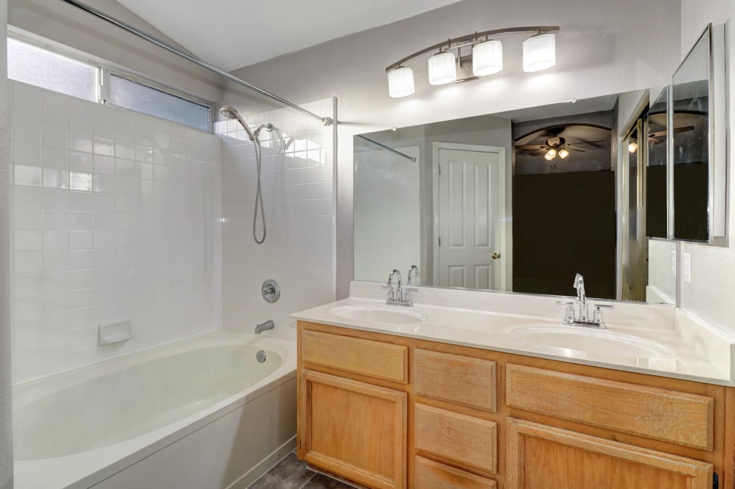 Detail Gallery Image 32 of 48 For 2113 Cargill Way, Roseville,  CA 95747 - 4 Beds | 2/1 Baths