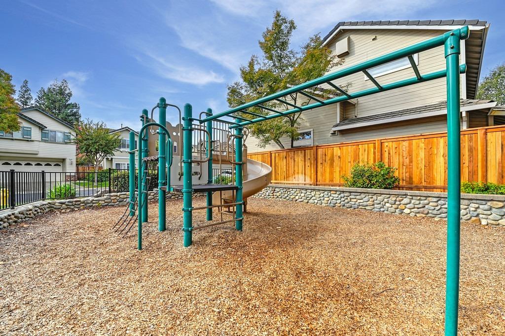 Detail Gallery Image 37 of 40 For 110 Royalton, Folsom,  CA 95630 - 3 Beds | 2/1 Baths