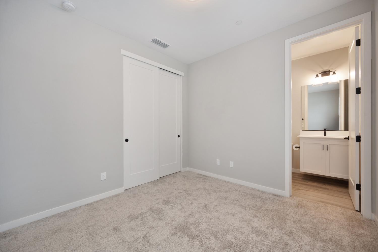 Detail Gallery Image 32 of 61 For 1412 E St, Sacramento,  CA 95814 - 2 Beds | 2/2 Baths