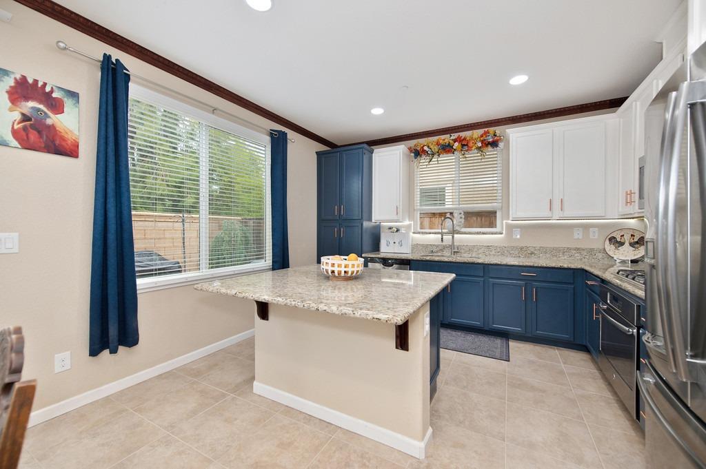 Detail Gallery Image 11 of 33 For 9709 Tribeca Dr, Sacramento,  CA 95829 - 3 Beds | 2/1 Baths