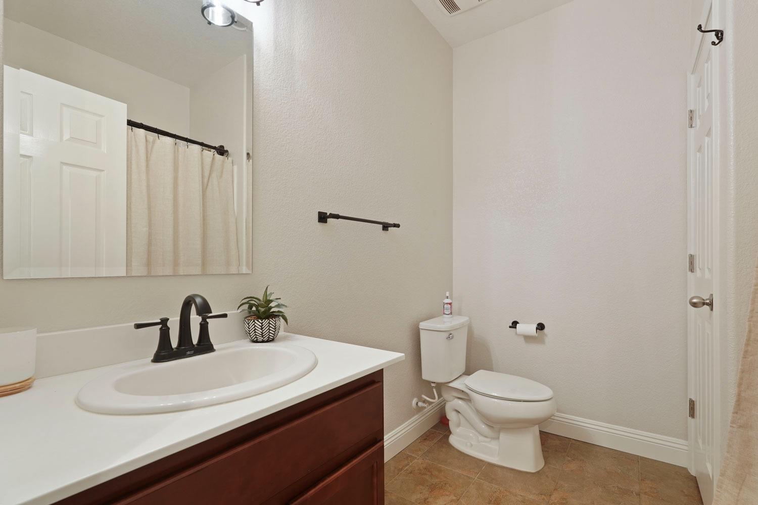 Detail Gallery Image 34 of 49 For 857 Ellis Cir, Galt,  CA 95632 - 3 Beds | 2 Baths