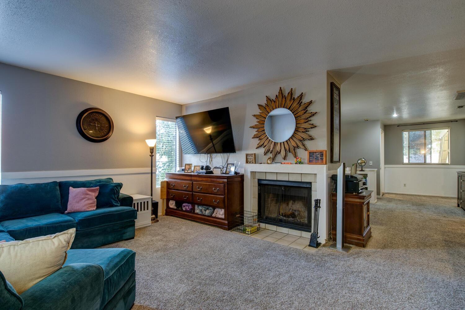 Detail Gallery Image 13 of 41 For 1631 Porter Way, Stockton,  CA 95207 - 2 Beds | 2 Baths