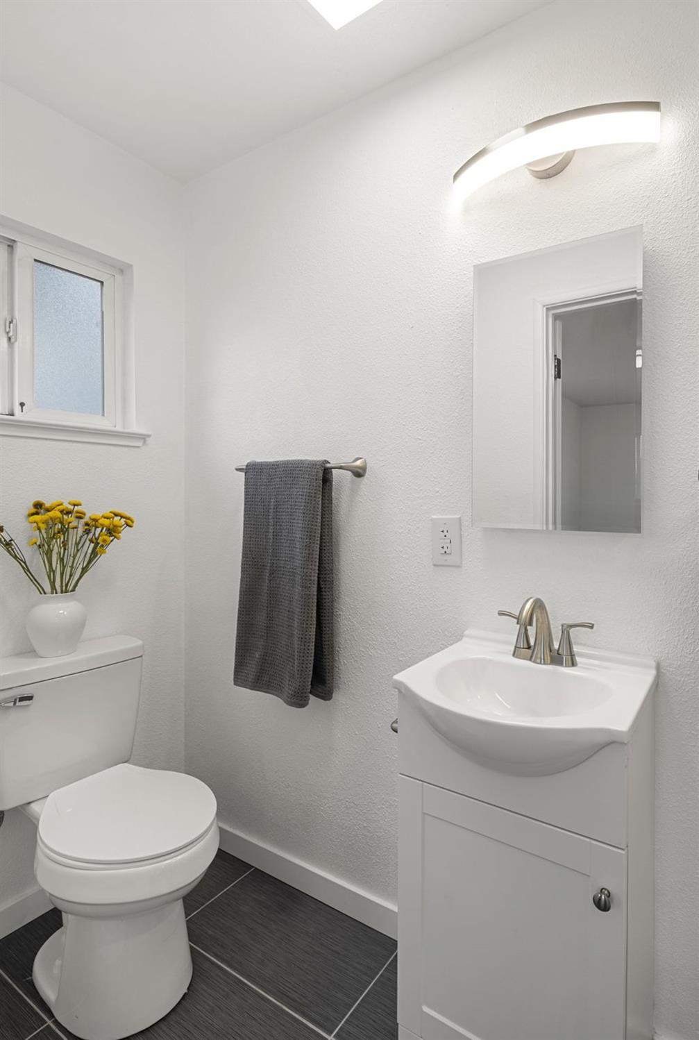 Detail Gallery Image 22 of 25 For 1001 Elm St, Roseville,  CA 95678 - 3 Beds | 2 Baths