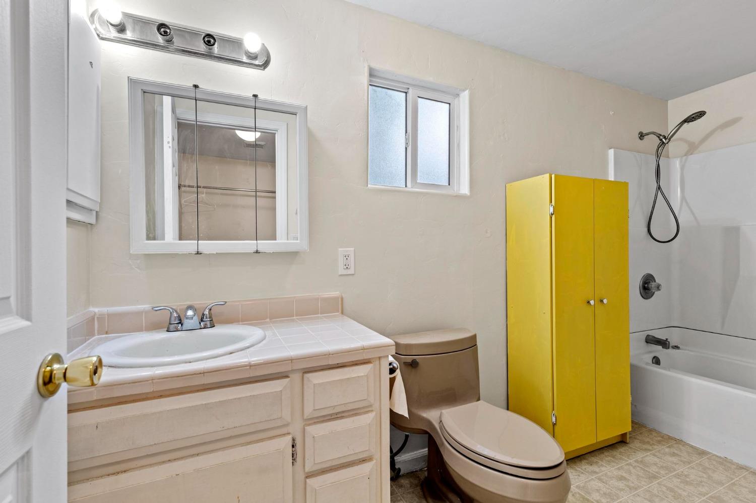 Detail Gallery Image 15 of 27 For 306 C St, Woodland,  CA 95776 - 1 Beds | 1 Baths