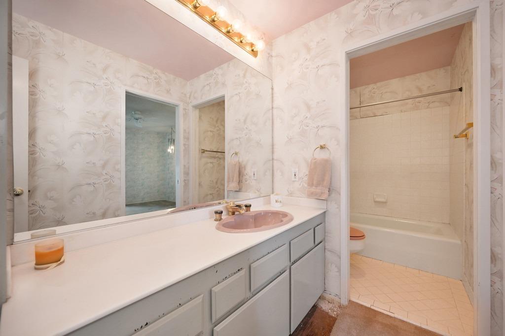 Detail Gallery Image 26 of 37 For 8784 Bluff Ln, Fair Oaks,  CA 95628 - 3 Beds | 2/1 Baths