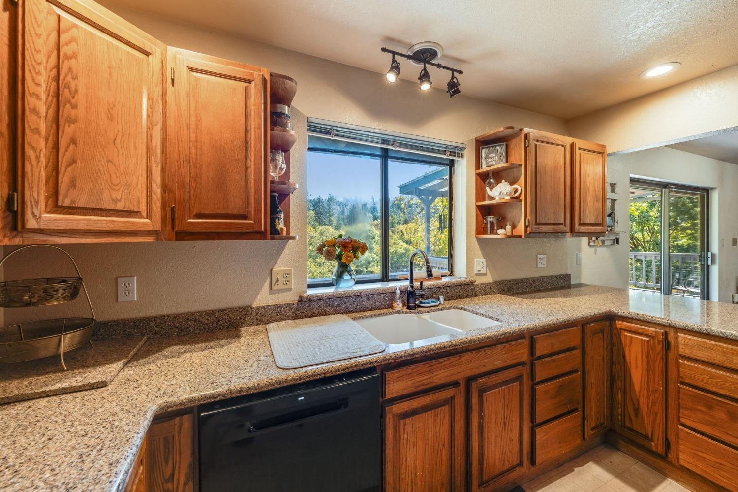 Detail Gallery Image 18 of 53 For 3111 Pleasant Oak Rd, Placerville,  CA 95667 - 2 Beds | 2 Baths