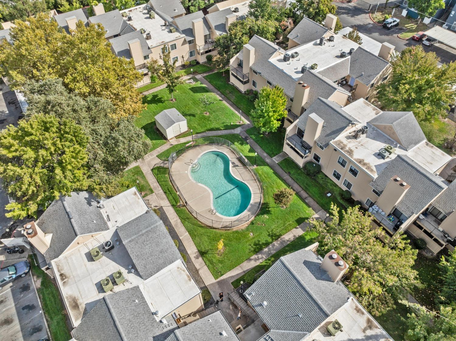 Detail Gallery Image 30 of 51 For 7441 Auburn Oaks Ct #G,  Citrus Heights,  CA 95621 - 2 Beds | 2 Baths