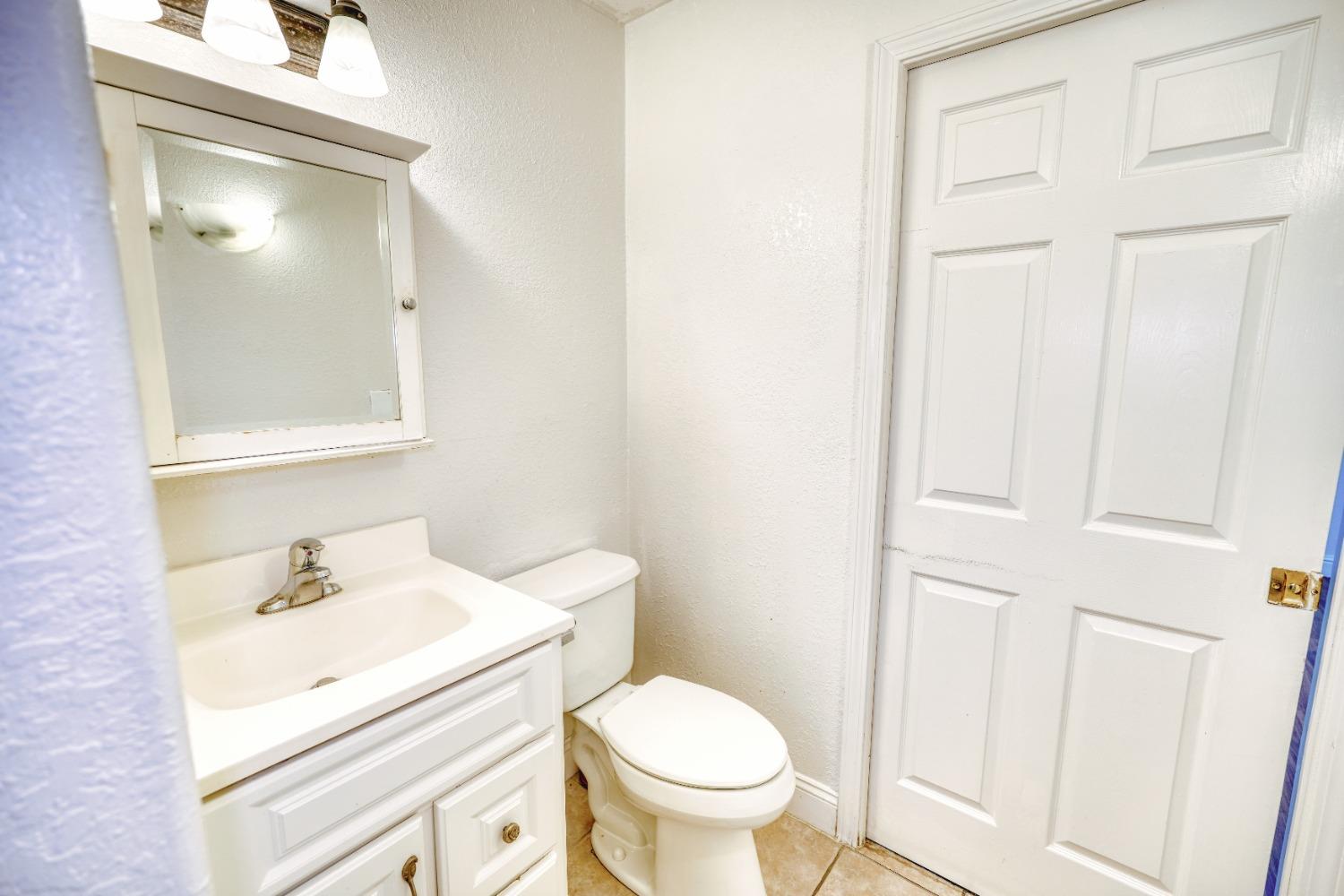 Detail Gallery Image 5 of 45 For 523 E Sonoma Ave, Stockton,  CA 95204 - 3 Beds | 2 Baths