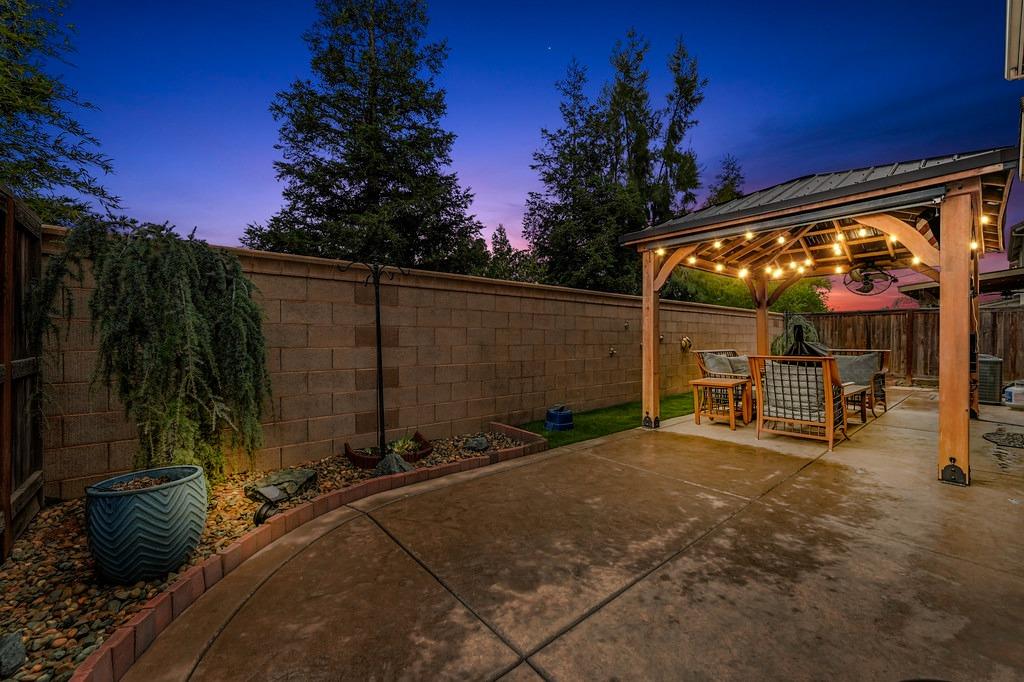 Detail Gallery Image 30 of 33 For 9709 Tribeca Dr, Sacramento,  CA 95829 - 3 Beds | 2/1 Baths