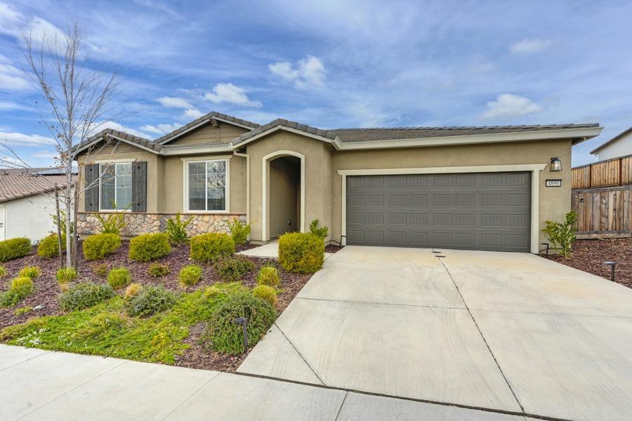 Detail Gallery Image 1 of 62 For 4890 Rockrose Dr, Folsom,  CA 95630 - 4 Beds | 2/1 Baths