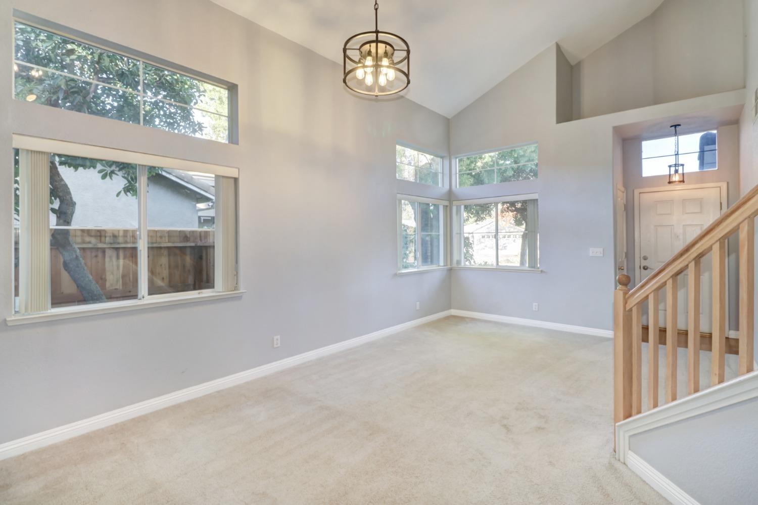 Detail Gallery Image 17 of 48 For 2113 Cargill Way, Roseville,  CA 95747 - 4 Beds | 2/1 Baths