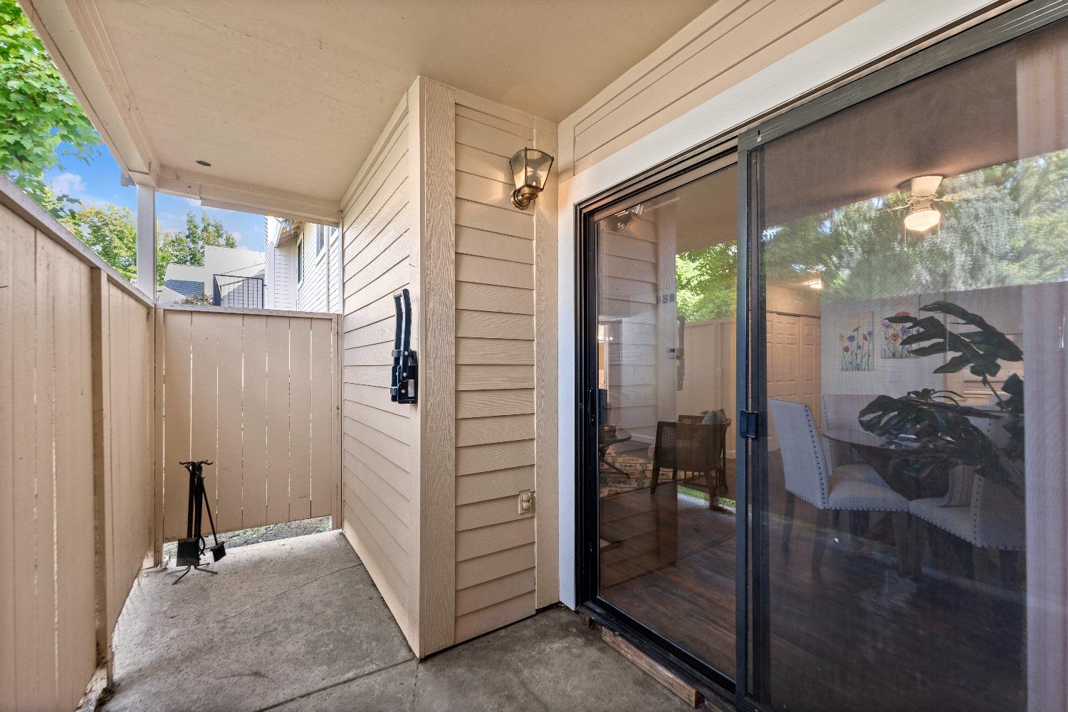 Detail Gallery Image 27 of 51 For 7441 Auburn Oaks Ct #G,  Citrus Heights,  CA 95621 - 2 Beds | 2 Baths