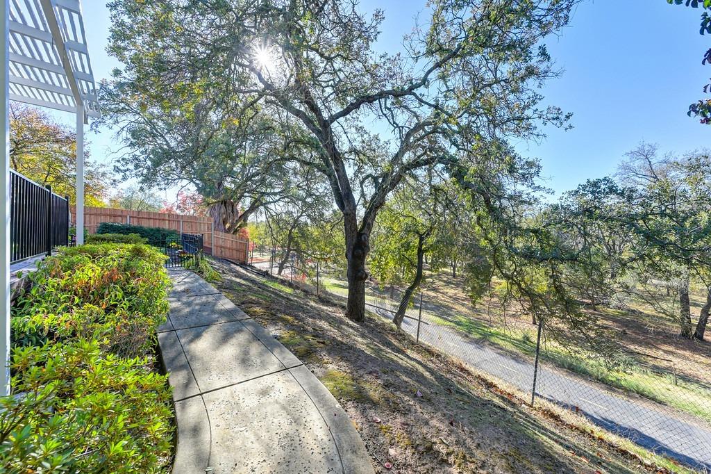 Detail Gallery Image 40 of 51 For 1526 Meadowlark Way, Roseville,  CA 95661 - 3 Beds | 2 Baths