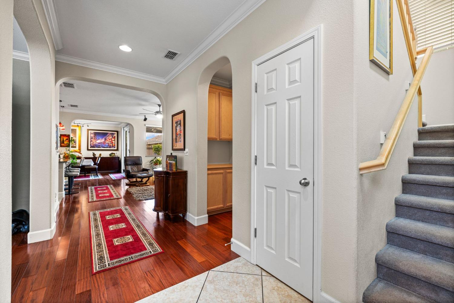 Detail Gallery Image 4 of 51 For 10986 Disk Dr, Rancho Cordova,  CA 95670 - 3 Beds | 2/1 Baths