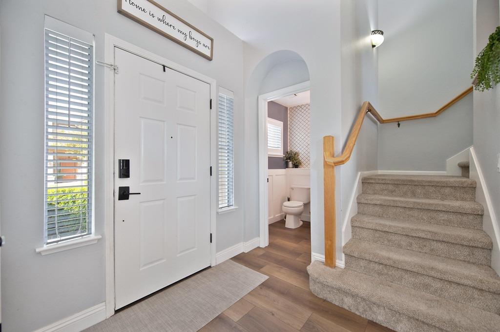 Detail Gallery Image 6 of 40 For 110 Royalton, Folsom,  CA 95630 - 3 Beds | 2/1 Baths