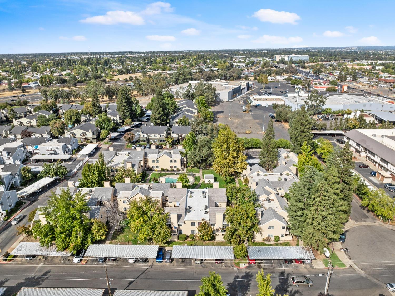 Detail Gallery Image 45 of 51 For 7441 Auburn Oaks Ct #G,  Citrus Heights,  CA 95621 - 2 Beds | 2 Baths