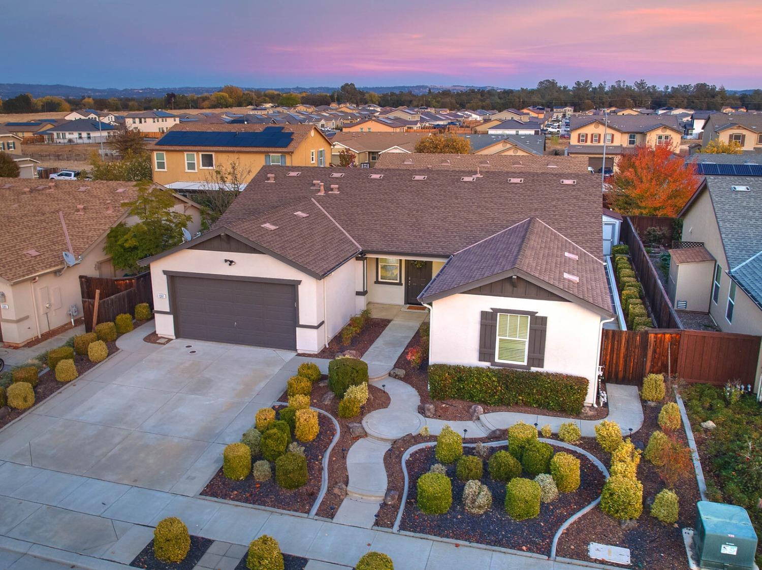 Detail Gallery Image 2 of 37 For 1261 Tamarisk Dr, Lincoln,  CA 95648 - 4 Beds | 2 Baths