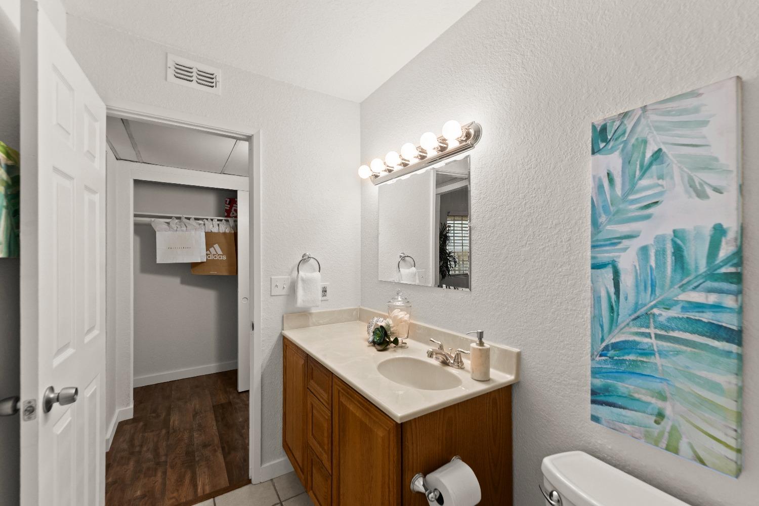 Detail Gallery Image 18 of 51 For 7441 Auburn Oaks Ct #G,  Citrus Heights,  CA 95621 - 2 Beds | 2 Baths