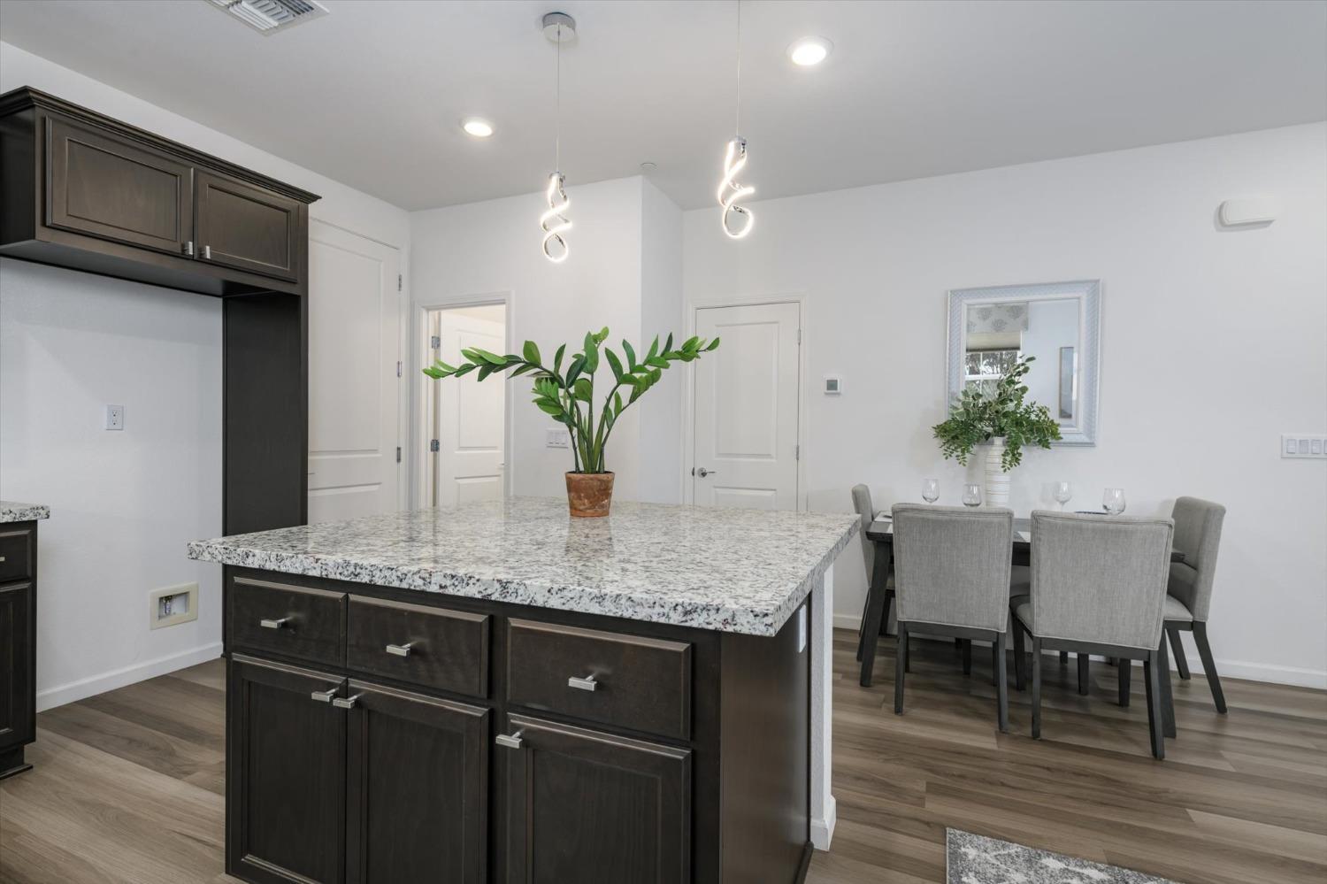 Detail Gallery Image 9 of 31 For 2930 Chatelet Walk, Sacramento,  CA 95834 - 3 Beds | 2/1 Baths