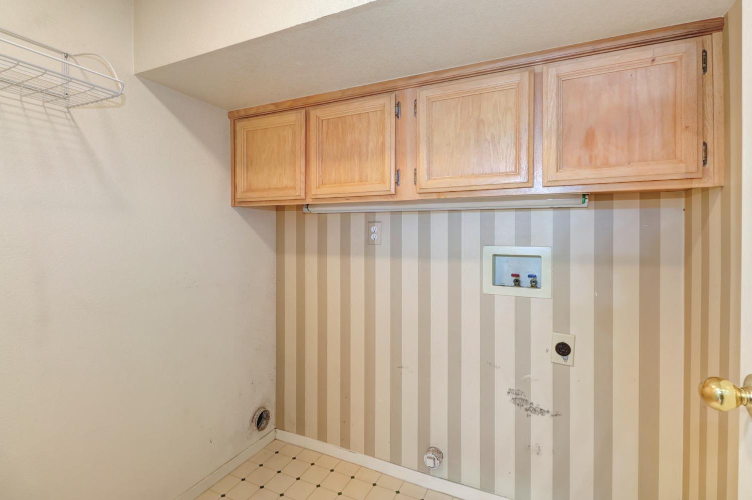 Detail Gallery Image 41 of 48 For 2113 Cargill Way, Roseville,  CA 95747 - 4 Beds | 2/1 Baths