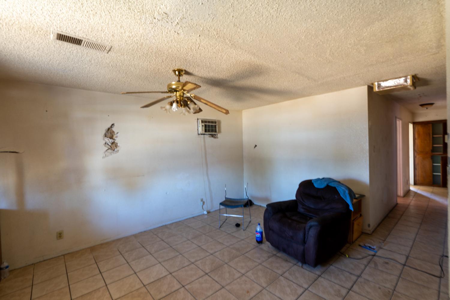 Detail Gallery Image 7 of 27 For 1790 Corregidor Ave, Firebaugh,  CA 93622 - 3 Beds | 1 Baths